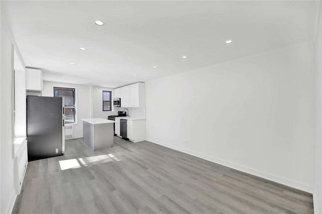 Photo of 61 Oliver Street #1T, Brooklyn, NY 11209 (MLS # 504008)