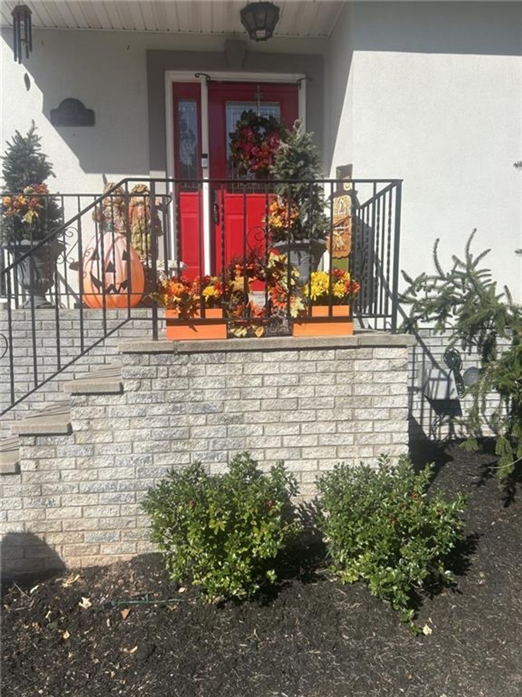 Photo of 89 Columbus Avenue, Staten Island, NY 10304 (MLS # 496766)