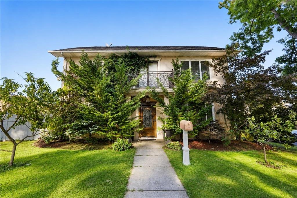 Photo of 35 Landis Avenue, Staten Island, NY 10305 (MLS # 504499)