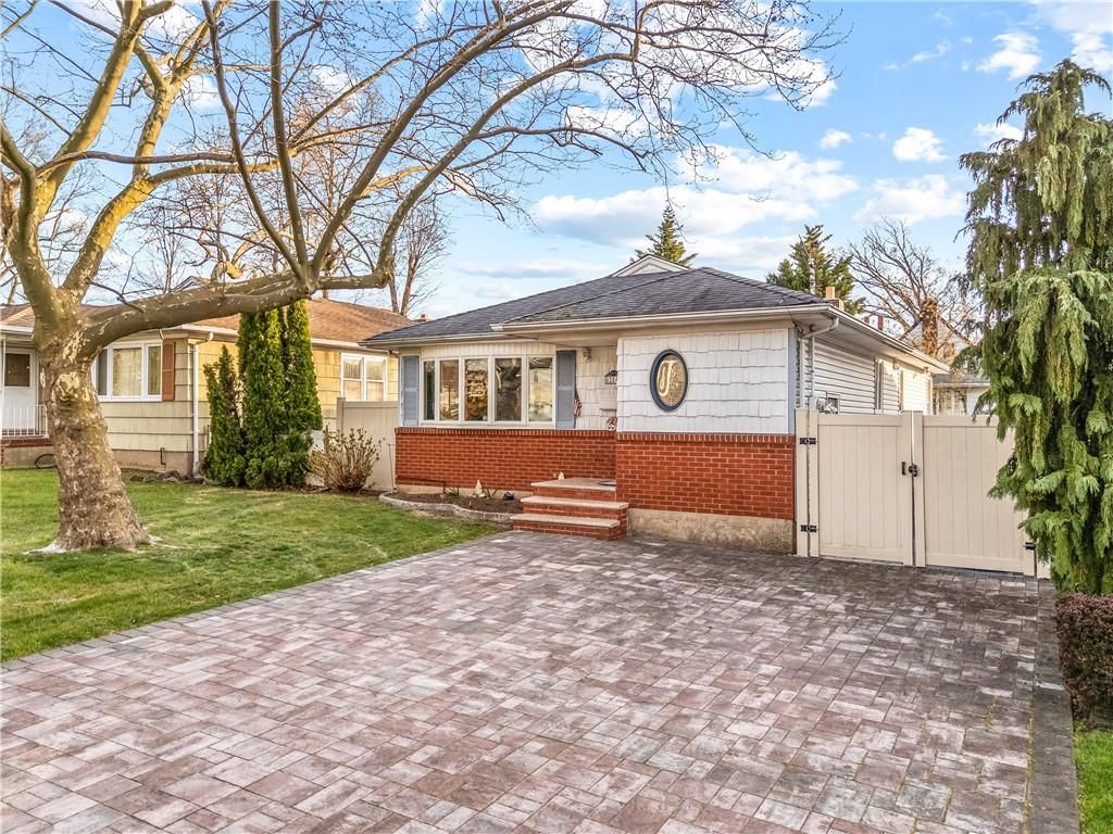 Photo of 428 Armstrong Avenue, Staten Island, NY 10308 (MLS # 500441)