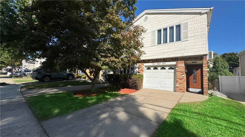 Photo of 155 Woodbine Avenue, Staten Island, NY 10314 (MLS # 504763)