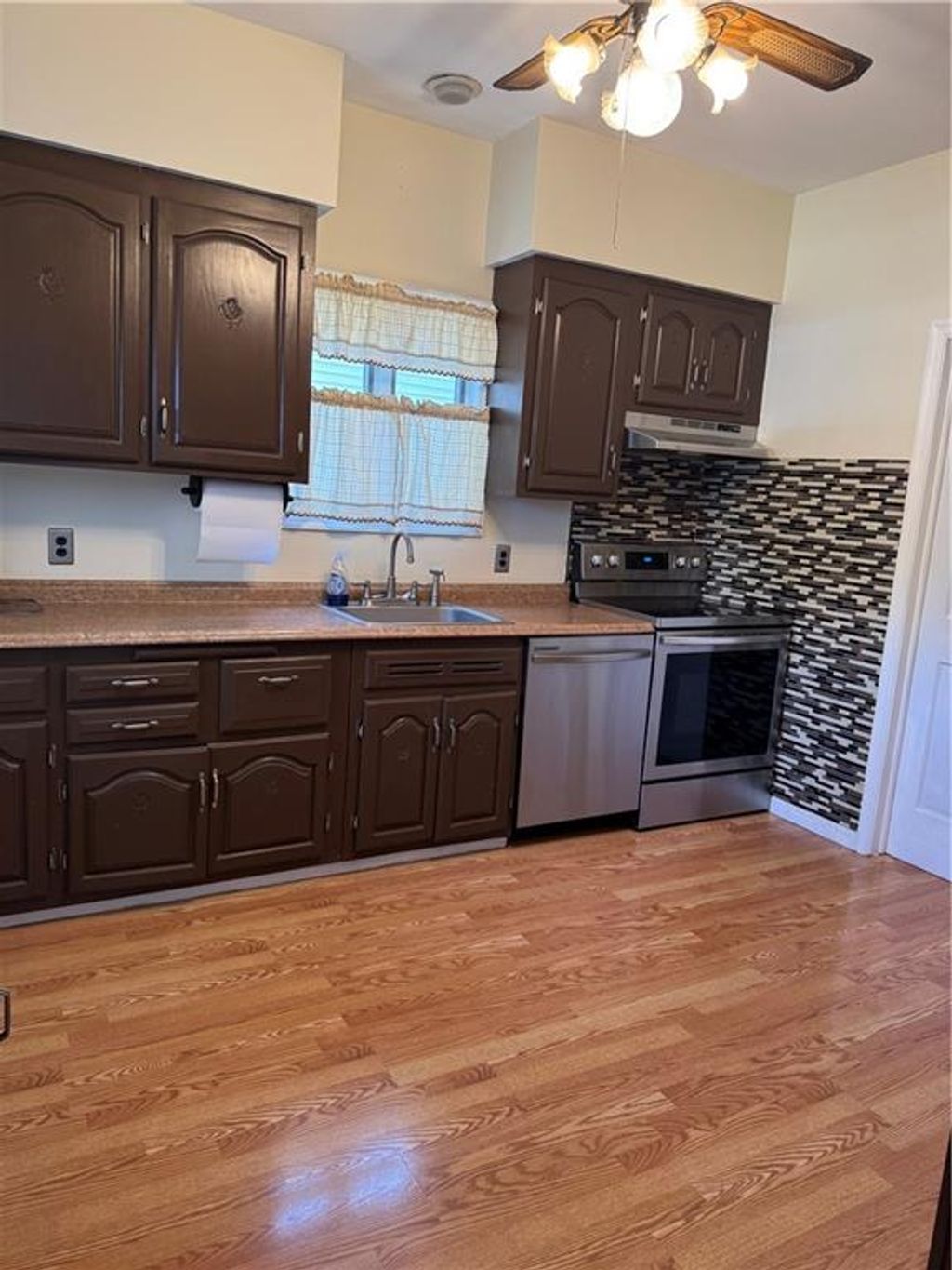 Photo of 7138 Amboy Road, Staten Island, NY 10307 (MLS # 501553)
