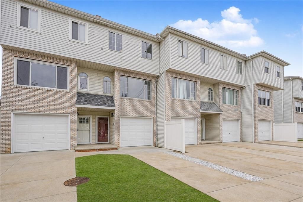 Photo of 36 Journeay Street, Staten Island, NY 10303 (MLS # 499933)