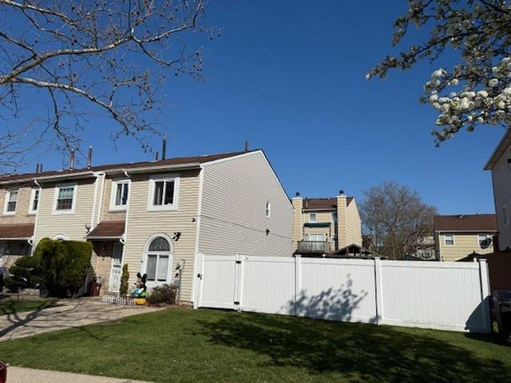 Photo of 85 Amity Place, Richmond, NY 10303 (MLS # 500353)