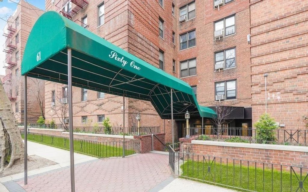 Photo of 61 Oliver Street #2V, Brooklyn, NY 11209 (MLS # 485487)