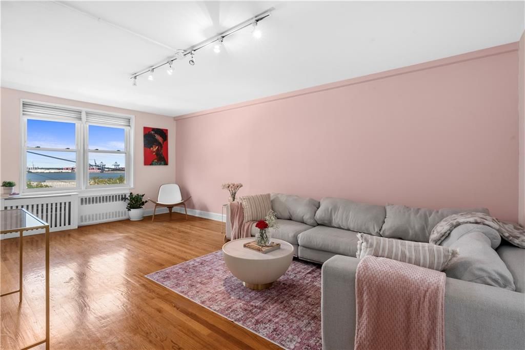 Photo of 36 Hamilton Avenue #2E, Staten Island, NY 10301 (MLS # 495986)