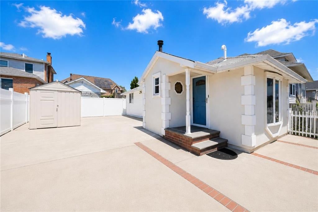 Photo of 21 Seafoam Street, Staten Island, NY 10306 (MLS # 504594)