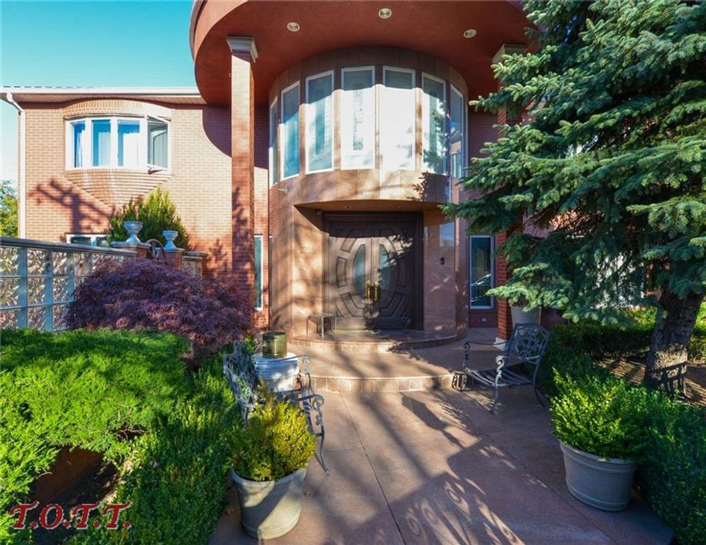 Photo of 2759 Whitman Drive, Brooklyn, NY 11234 (MLS # 478325)