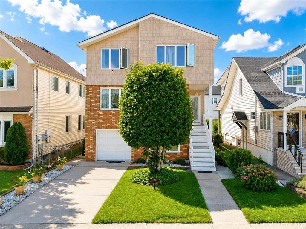 Photo of 42 Hamden Avenue, Staten Island, NY 10306 (MLS # 503268)