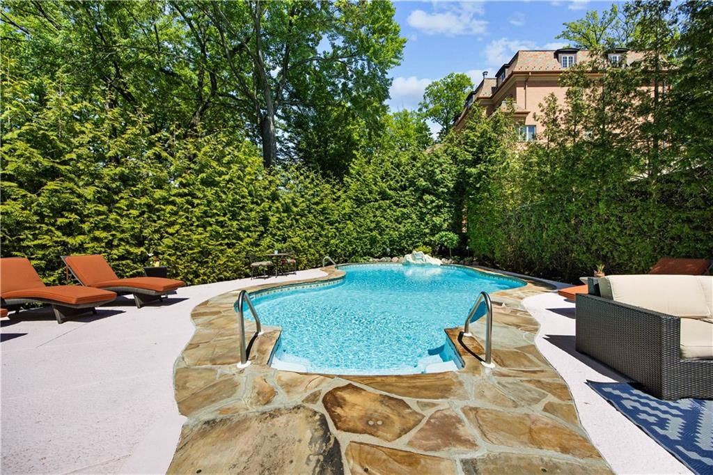 Photo of 347 Deere Park Place, Staten Island, NY 10301 (MLS # 501676)