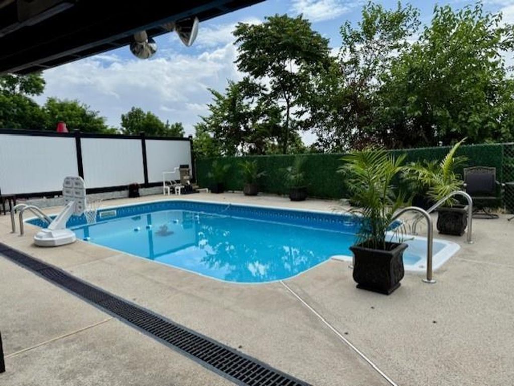 Photo of 120 Overlook Avenue, Staten Island, NY 10304 (MLS # 493995)