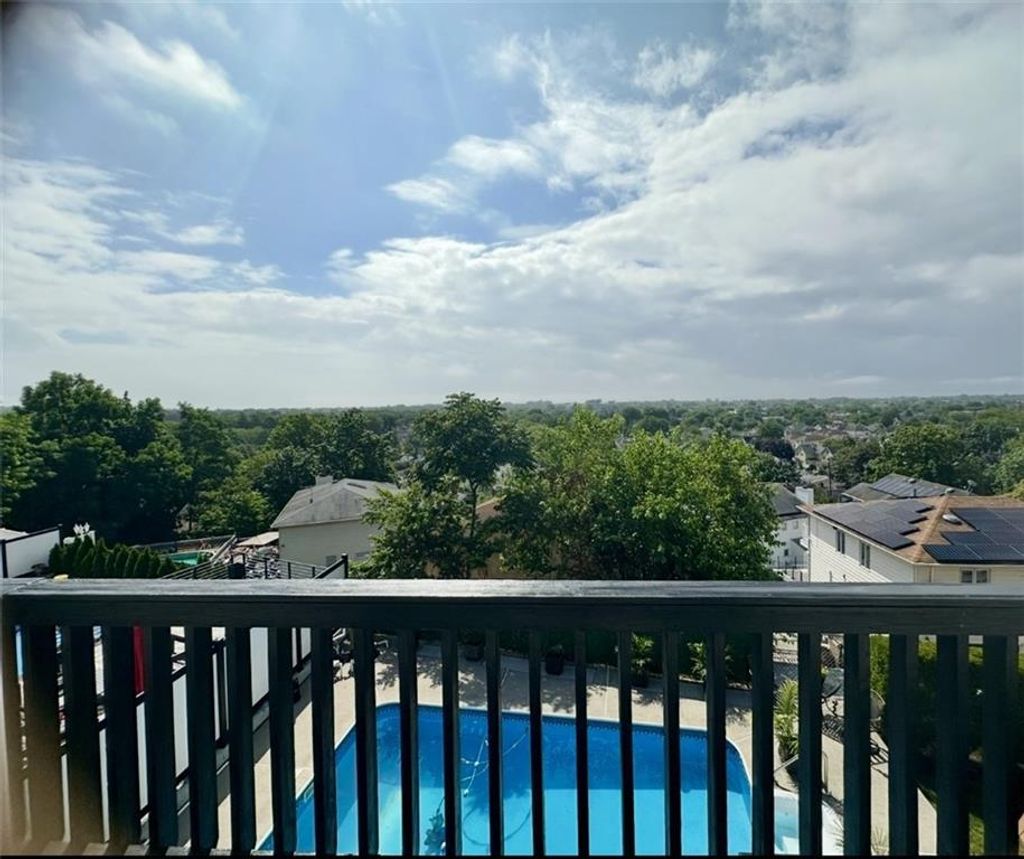 Photo of 120 Overlook Avenue, Staten Island, NY 10304 (MLS # 493995)