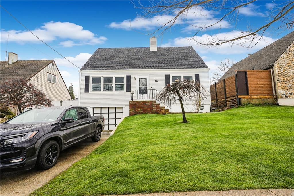 Photo of 342 Westwood Avenue, Staten Island, NY 10314 (MLS # 499486)