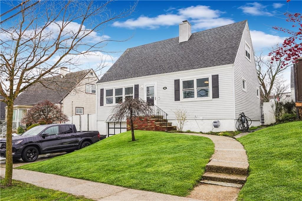 Photo of 342 Westwood Avenue, Staten Island, NY 10314 (MLS # 499486)