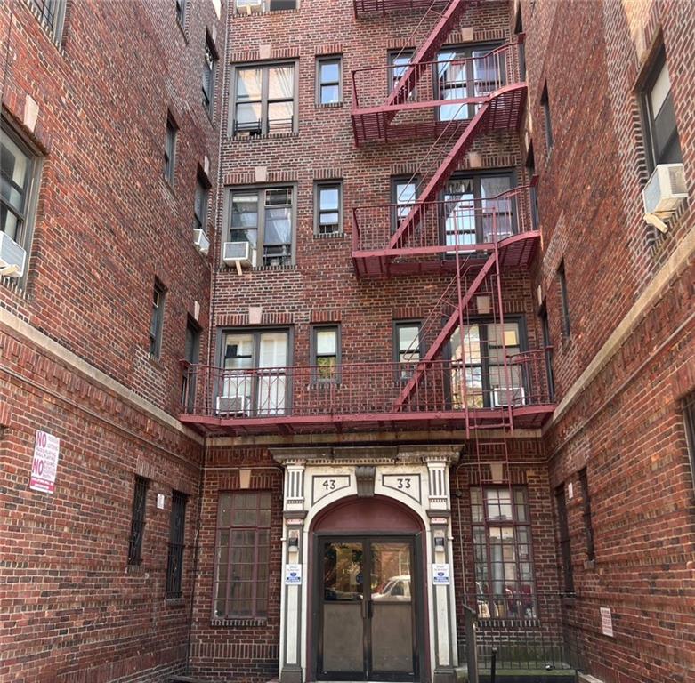 43-33 48th Street #3I, Sunnyside, New York image 2