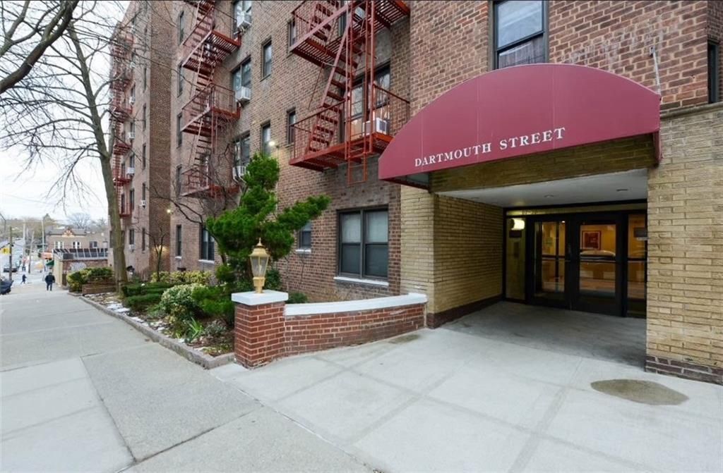Photo of 67-30 Dartmouth Street #7S, Queens, NY 11375 (MLS # 496730)