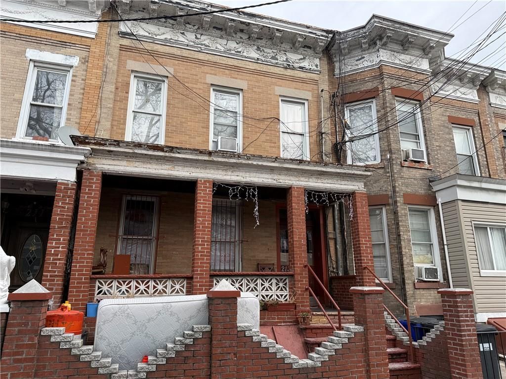 Photo of 213 Autumn Avenue, Brooklyn, NY 11208 (MLS # 498651)