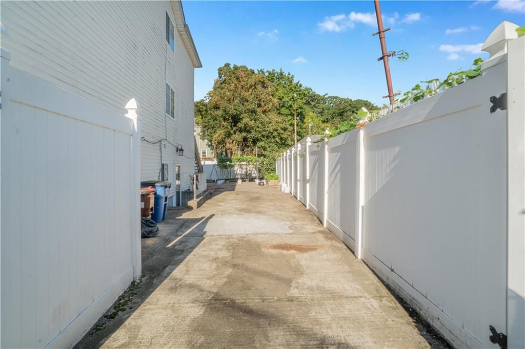 Photo of 23 Deirdre Court, Staten Island, NY 10304 (MLS # 496266)