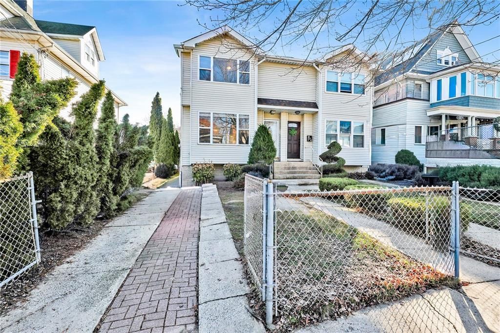 Photo of 245 Bement Avenue, Staten Island, NY 10310 (MLS # 499510)