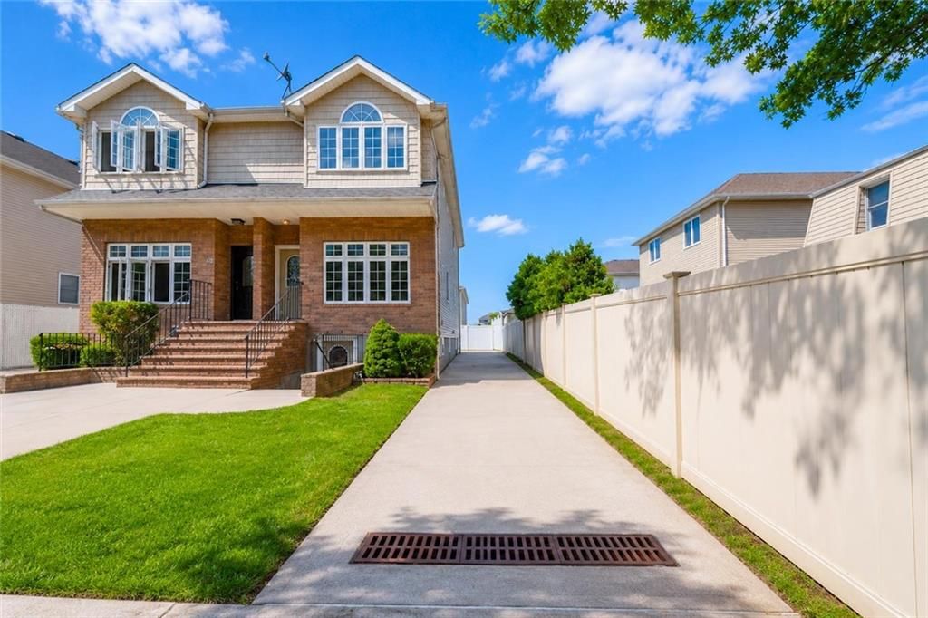 Photo of 81 Gary Street, Staten Island, NY 10312 (MLS # 503291)