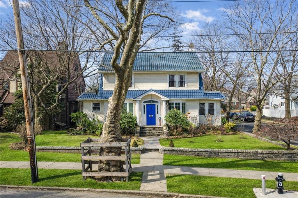 Photo of 94 Hart Boulevard, Staten Island, NY 10301 (MLS # 498430)