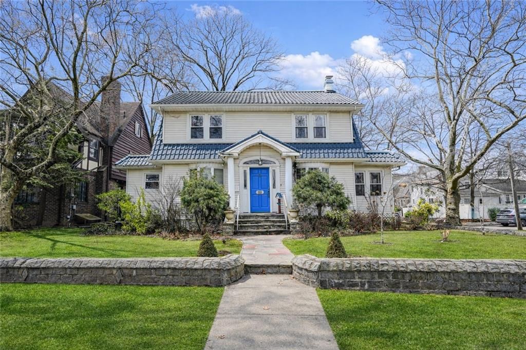 Photo of 94 Hart Boulevard, Staten Island, NY 10301 (MLS # 498430)