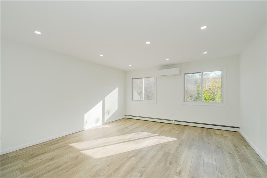 Photo of 22 Oakville Street, Staten Island, NY 10314 (MLS # 497261)