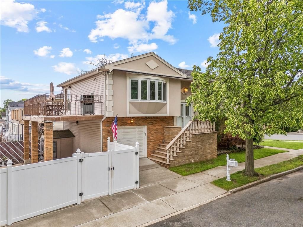 Photo of 166 Sinclair Avenue, Staten Island, NY 10312 (MLS # 501522)