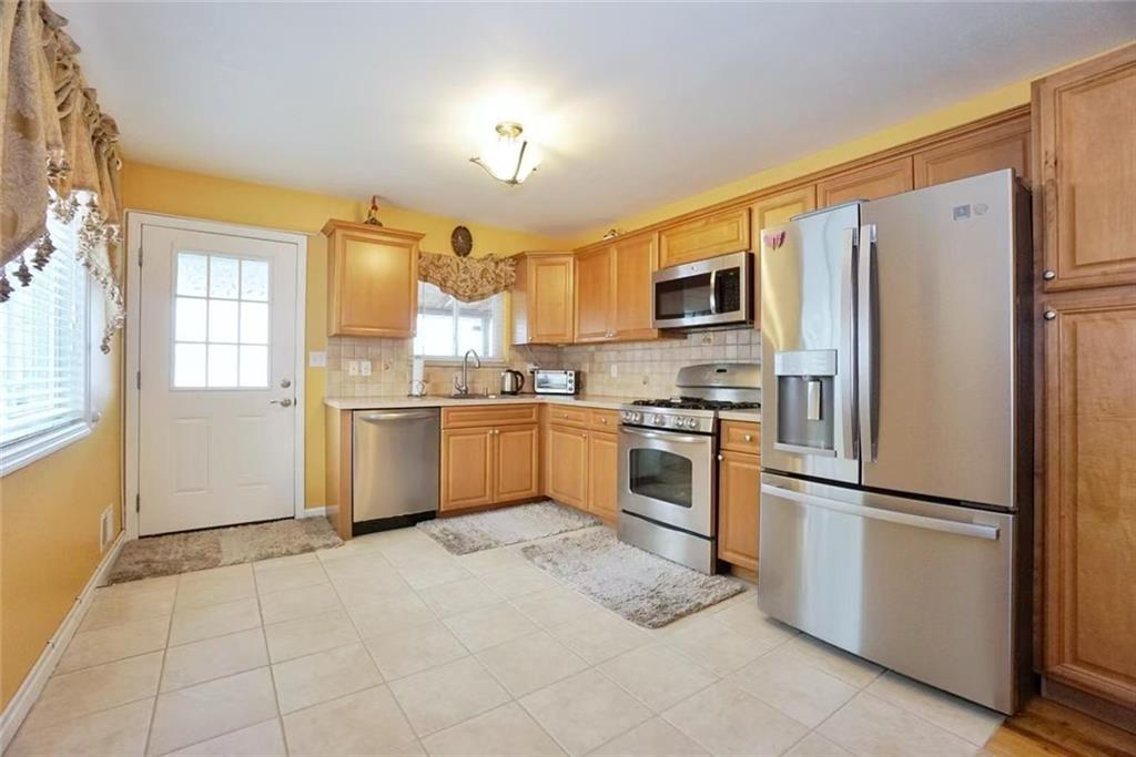 Photo of 139 Whitman Avenue, Staten Island, NY 10308 (MLS # 504381)