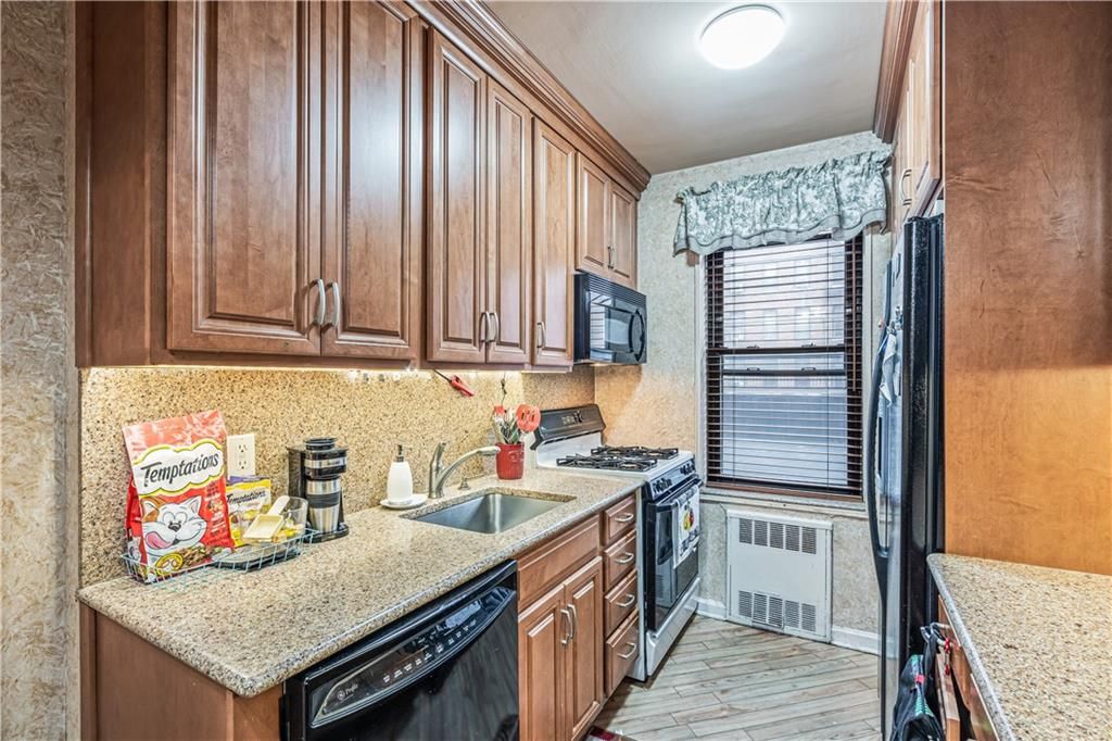 Photo of 2229 Knapp Street #1H, Brooklyn, NY 11229 (MLS # 501007)