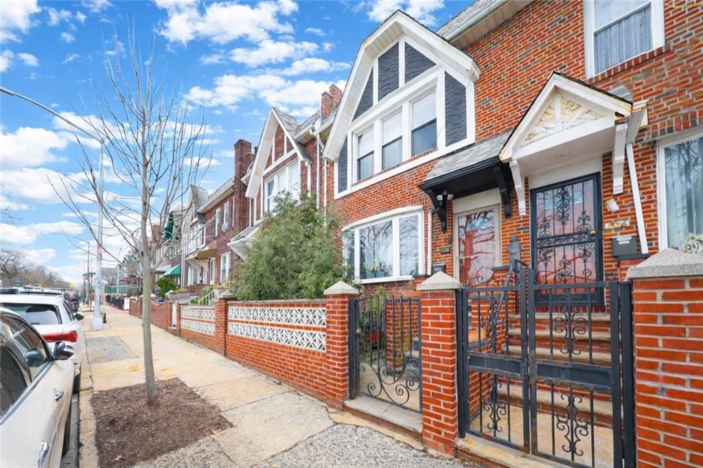 Photo of 138 Wakeman Place, Brooklyn, NY 11220 (MLS # 499641)