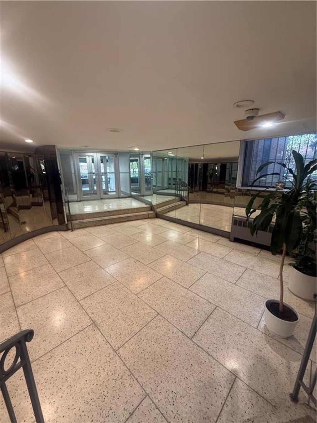 Photo of 2620 Ocean Parkway #4J, Brooklyn, NY 11235 (MLS # 500717)