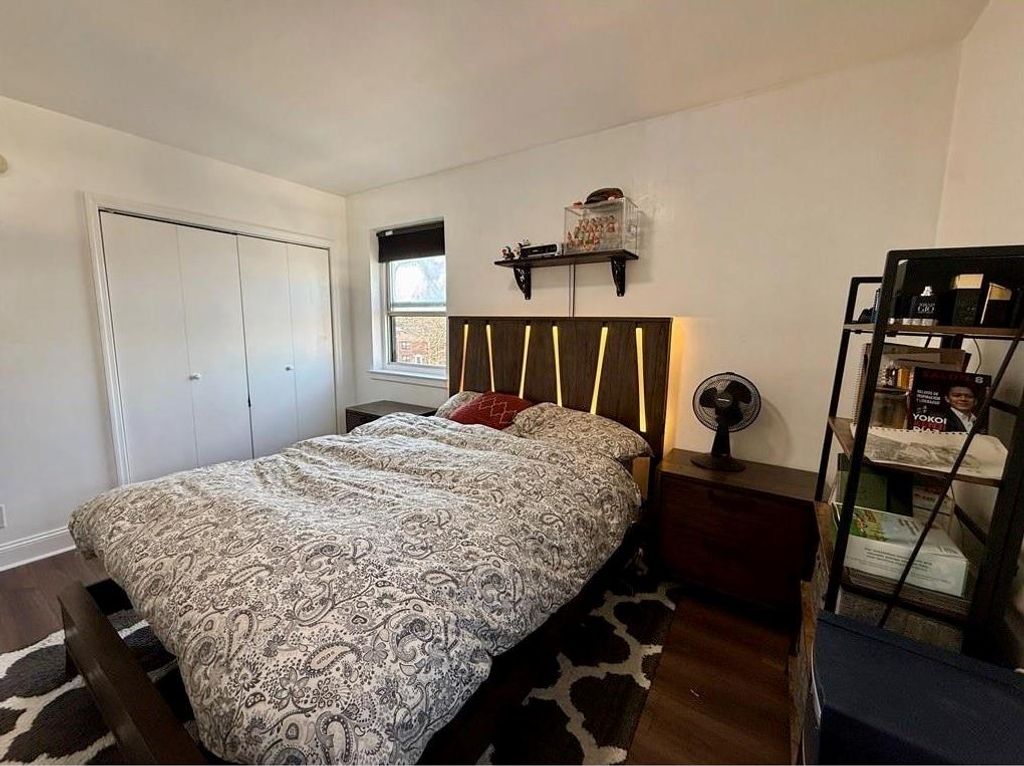 Photo of 565 castleton Avenue #2B, Staten Island, NY 10301 (MLS # 500330)