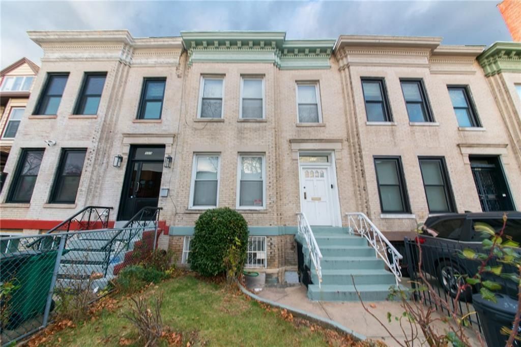 Photo of 335 Bay Ridge Parkway, Brooklyn, NY 11209 (MLS # 498106)