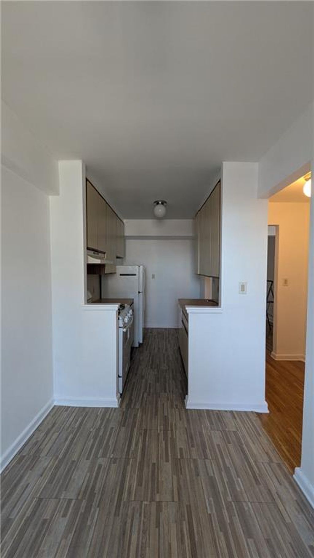 Photo of 150 West End Ave Avenue #4S, Brooklyn, NY 11235 (MLS # 500408)
