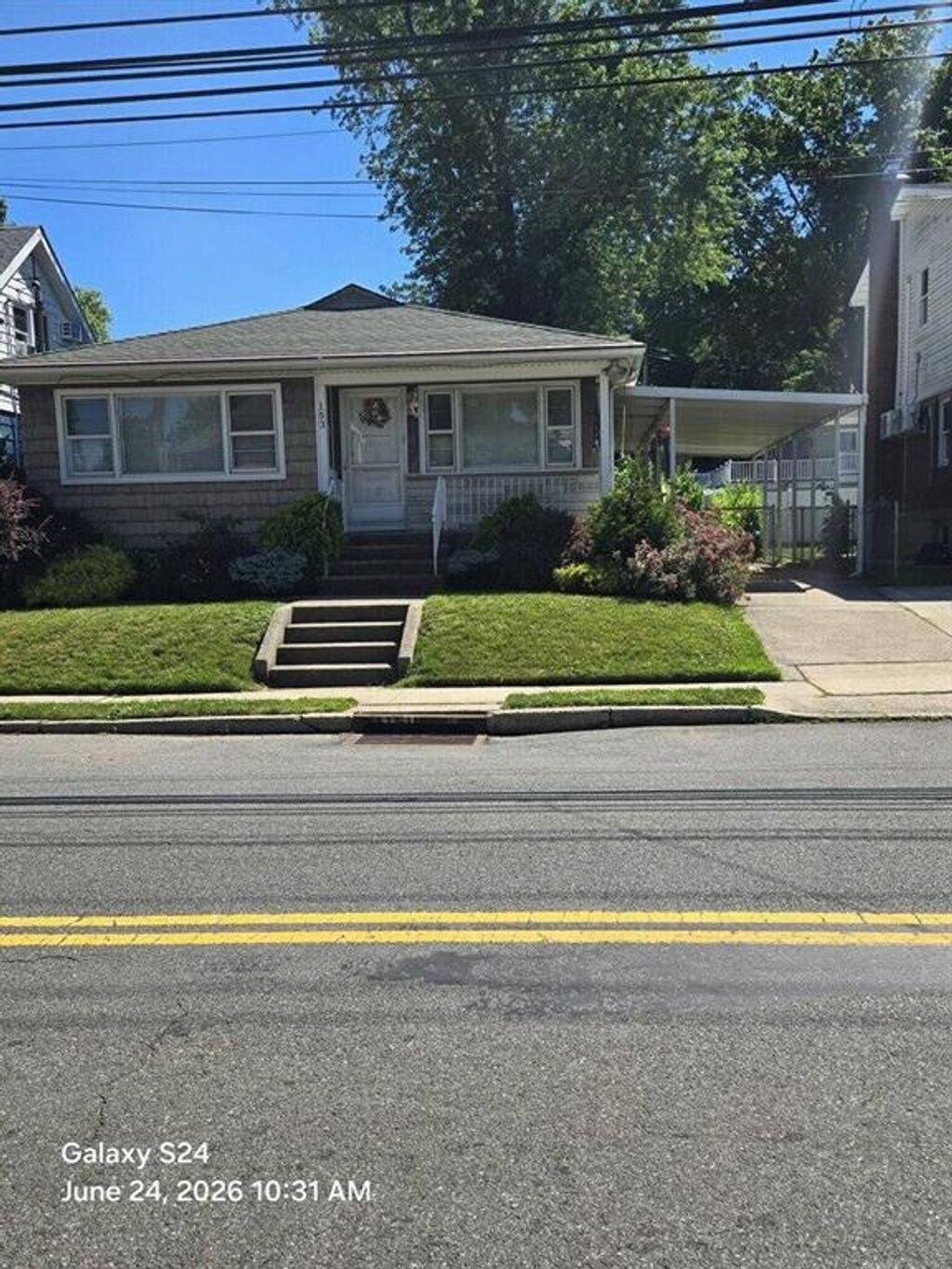 Photo of 153 Giffords Lane, Staten Island, NY 10308 (MLS # 502555)