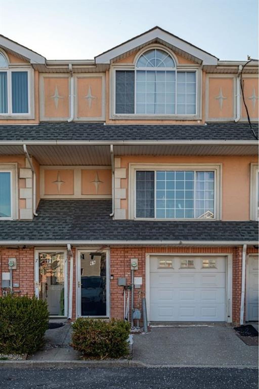 Photo of 69 Alex Circle, Staten Island, NY 10305 (MLS # 500560)