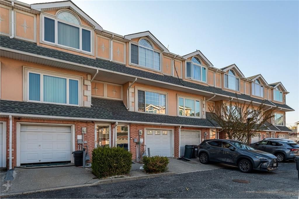 Photo of 69 Alex Circle, Staten Island, NY 10305 (MLS # 500560)