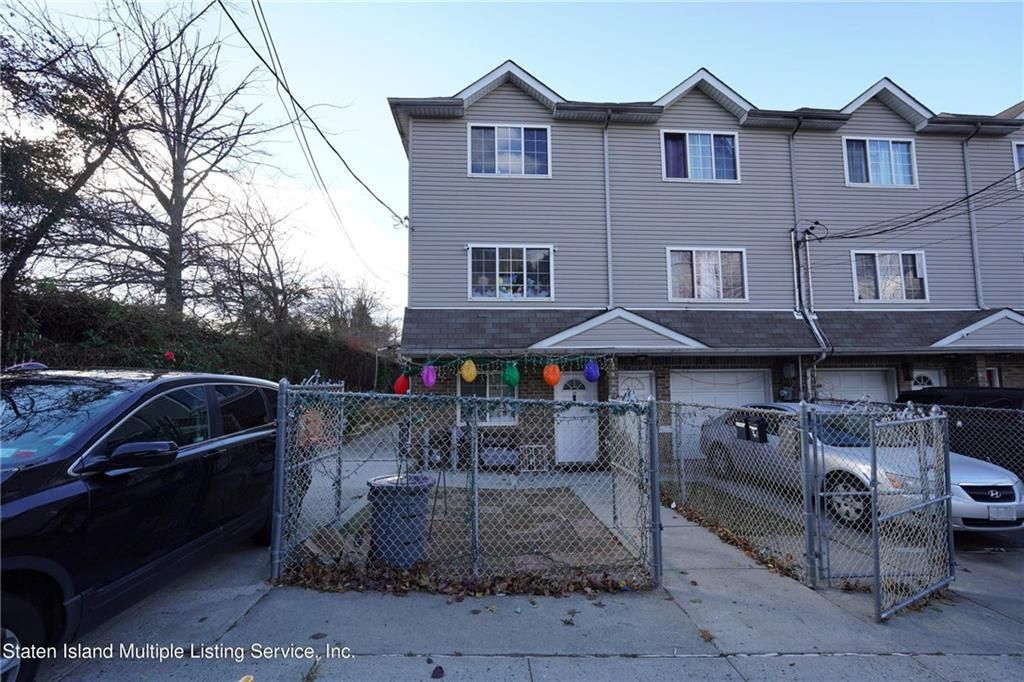 Photo of 17 Federal Place, Staten Island, NY 10303 (MLS # 478760)