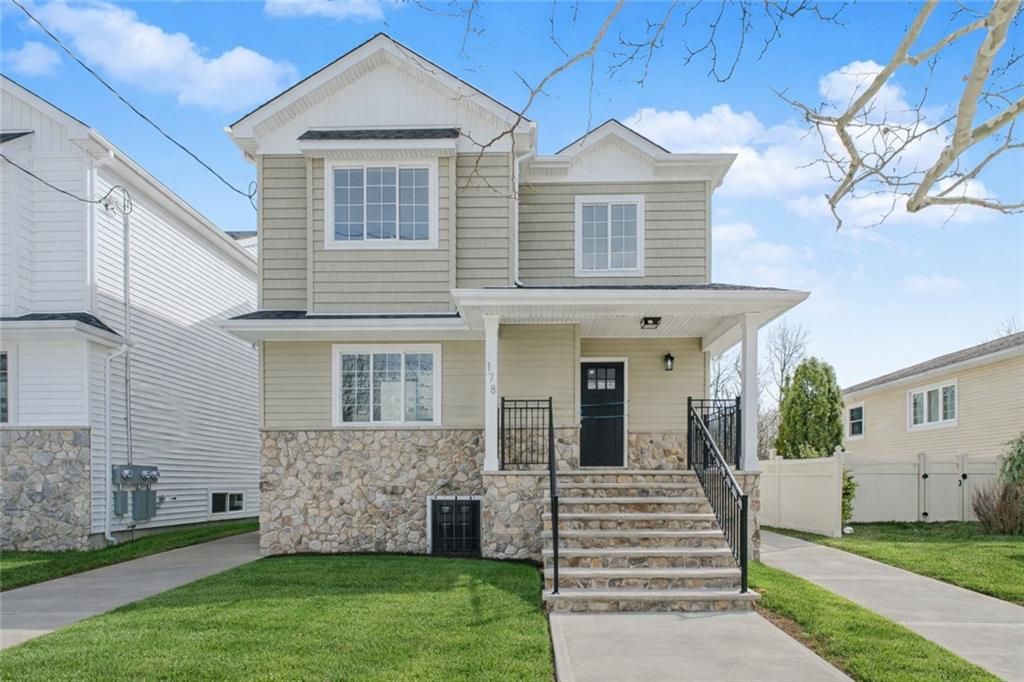 Photo of 178 Railroad Street, Staten Island, NY 10312 (MLS # 500302)