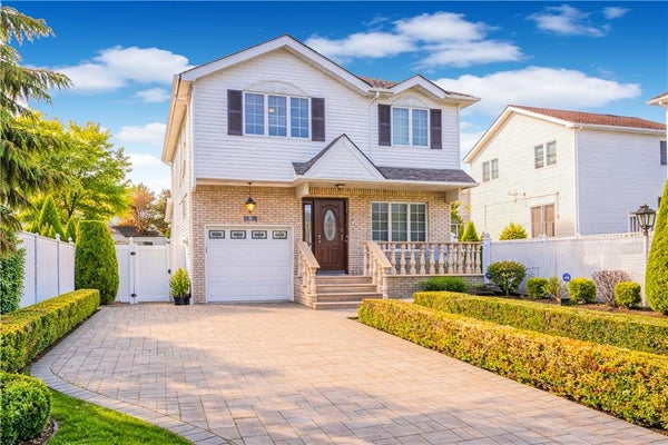 462 HOLDRIDGE AVE, STATEN ISLAND, NY 10312 - Image 9c062b8143c48dc74ea0516b592ddd8d/1464054764