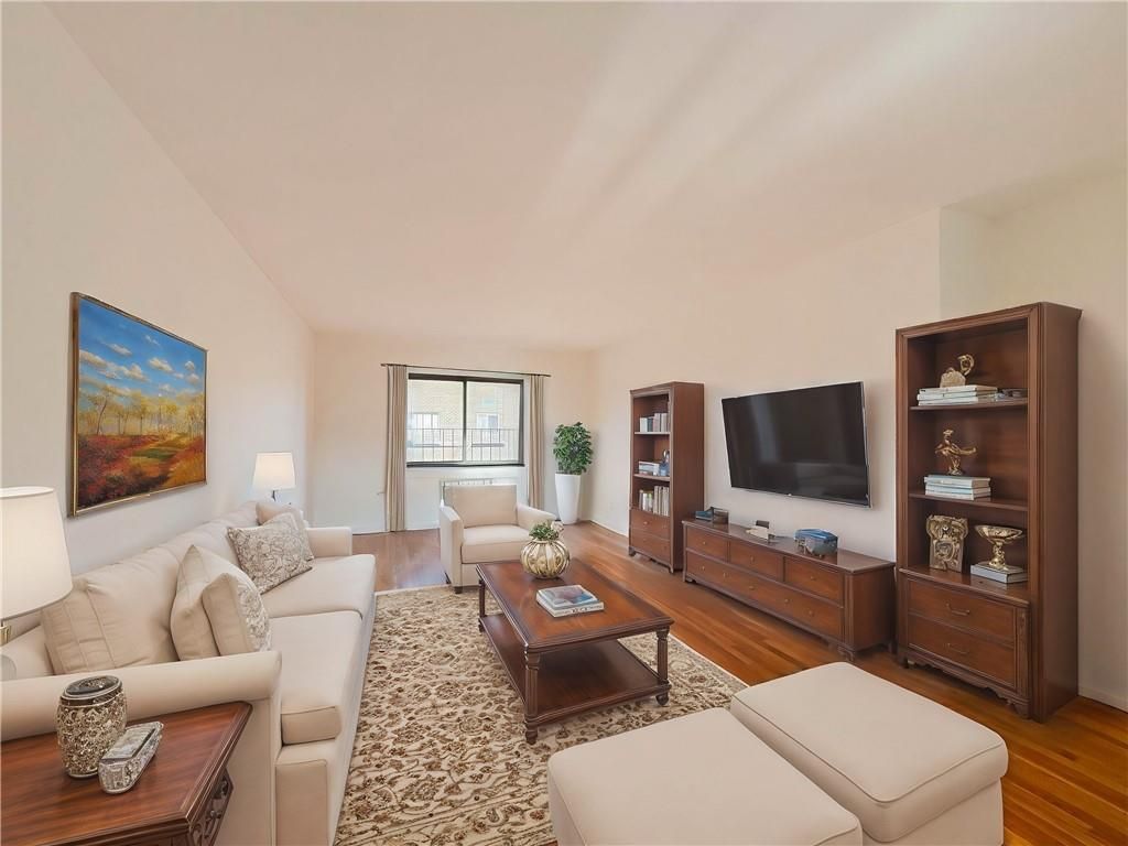 Photo of 304 Bay 17th St #3A, Brooklyn, NY 11214 (MLS # 487533)
