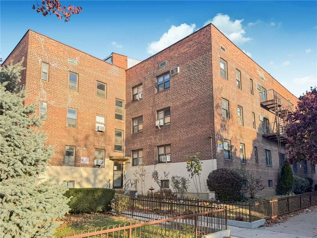 Photo of 304 Bay 17th St #3A, Brooklyn, NY 11214 (MLS # 487533)