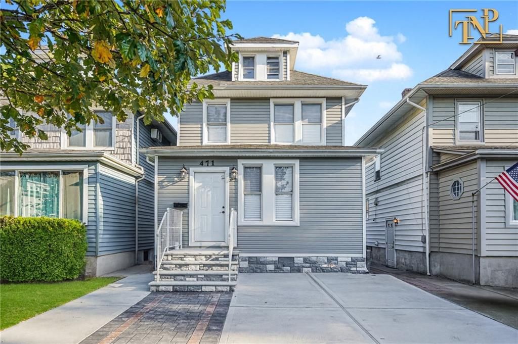 Photo of 471 Heberton Avenue, Staten Island, NY 10302 (MLS # 496749)