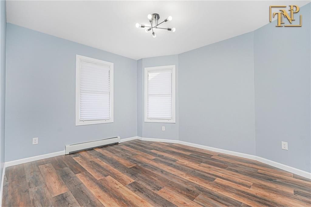 Photo of 471 Heberton Avenue, Staten Island, NY 10302 (MLS # 496749)