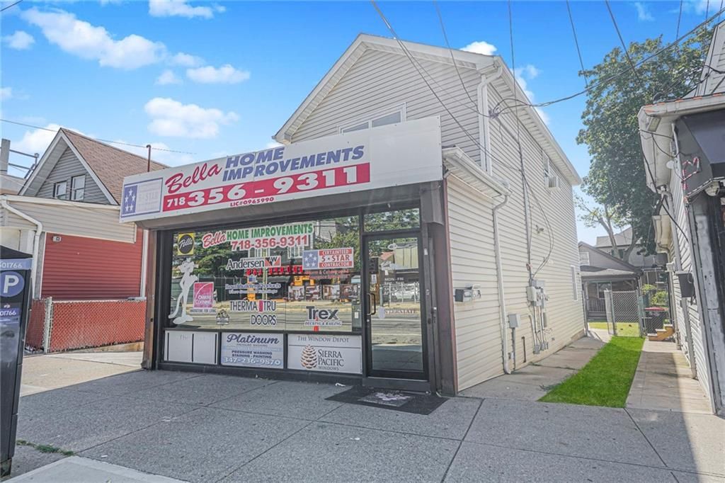 Photo of 4028 Hylan Boulevard, Staten Island, NY 10308 (MLS # 495049)
