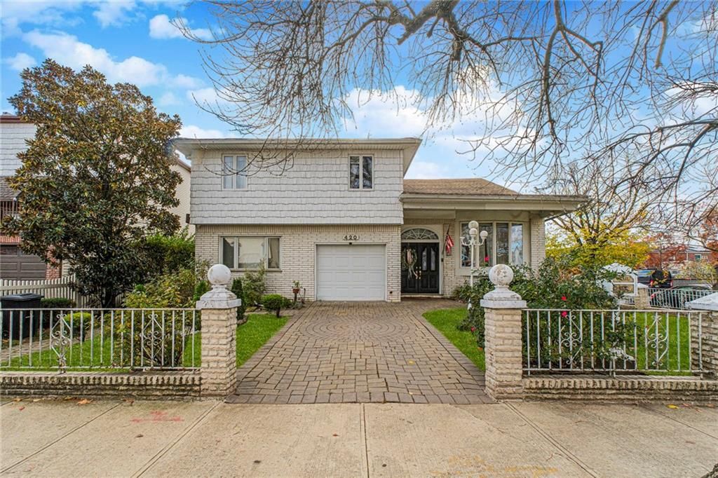 Photo of 420 Stobe Avenue, Staten Island, NY 10306 (MLS # 497344)