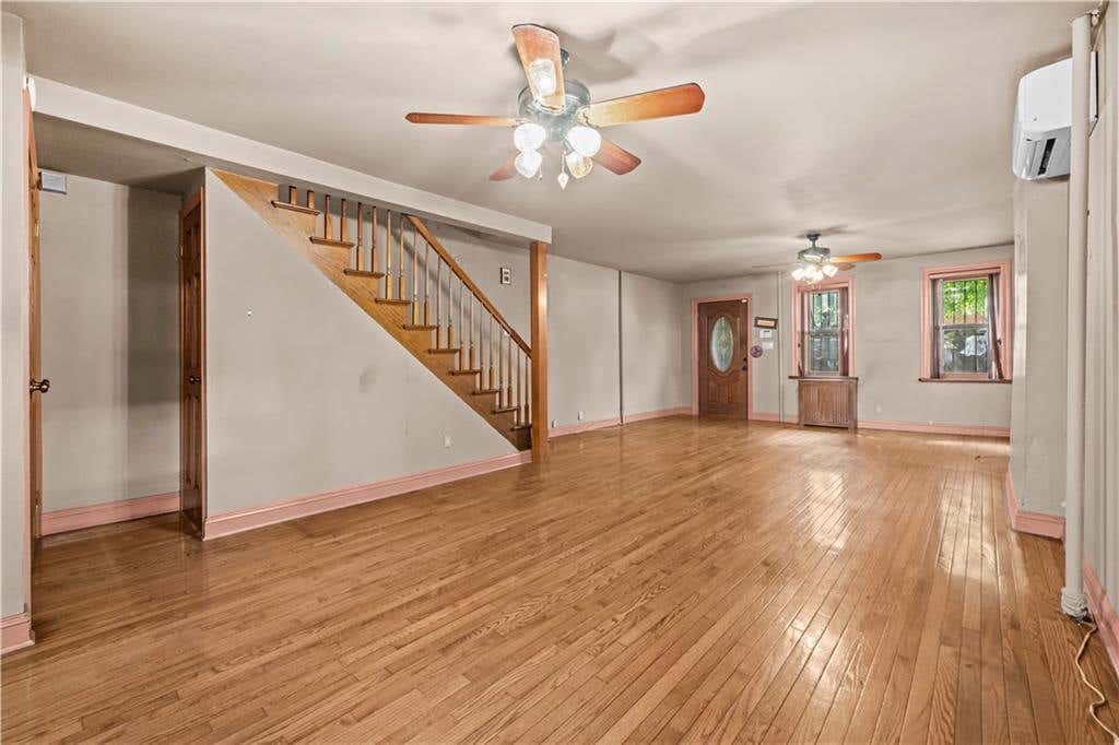 Photo of 485 Clinton Street, Brooklyn, NY 11231 (MLS # 501957)