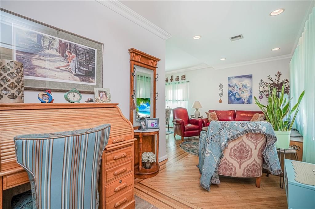 Photo of 237 Lee Avenue, Staten Island, NY 10307 (MLS # 496926)