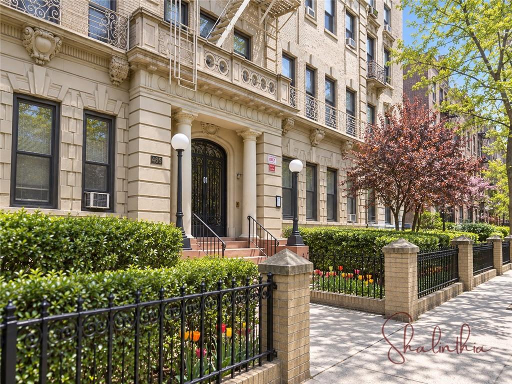 Photo of 465 Eastern Parkway PKWY #U, Brooklyn, NY 11216 (MLS # 504761)